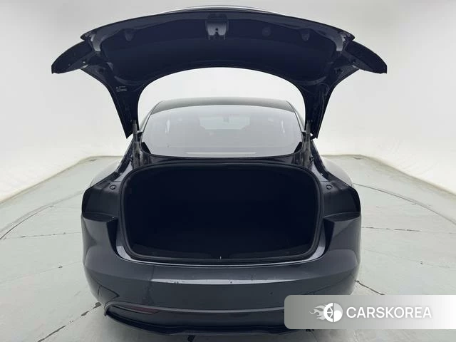 Tesla Model 3 2025 Темно-серый из Китая