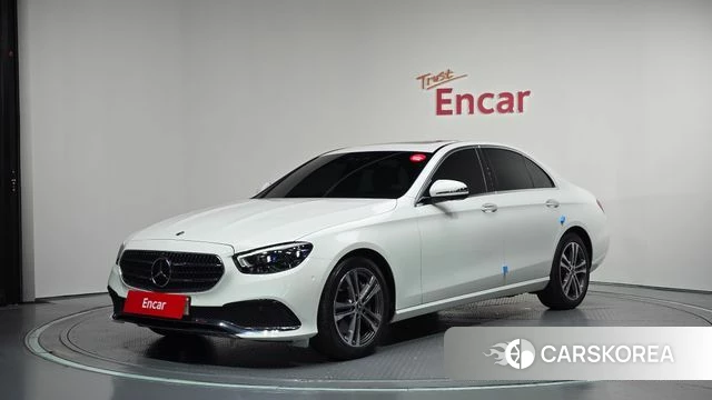 Mercedes-Benz E-Class W213 2022 Белый из Кореи