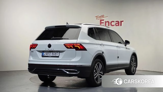 Volkswagen Tiguan Allspace 2024 Белый из Кореи