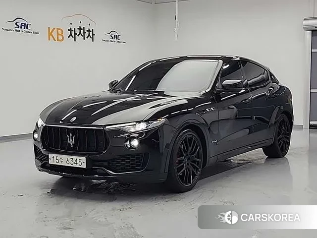 Maserati Levante 2018 Черный из Кореи