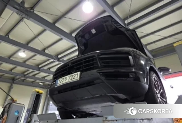 Porsche Cayenne (PO536) 2021 Черный из Кореи