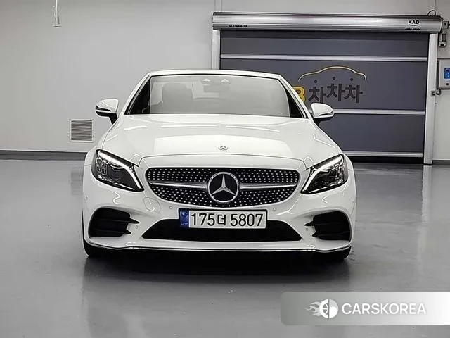 Mercedes-Benz C-Class W205 2021 Белый из Кореи