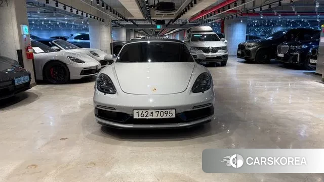 Porsche 718 Boxster 2021 Серебряный из Кореи