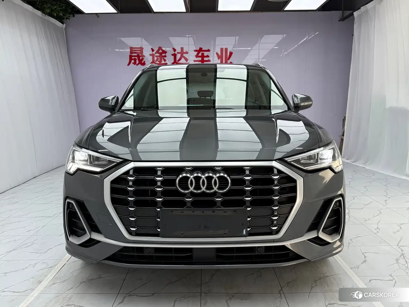 Audi Q3 2022 Silver/gray из Китая, фото 2