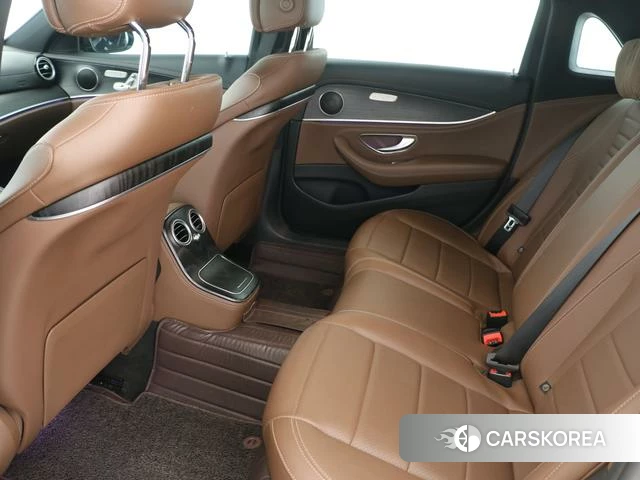 Mercedes-Benz E-class 2021 Черный из Китая
