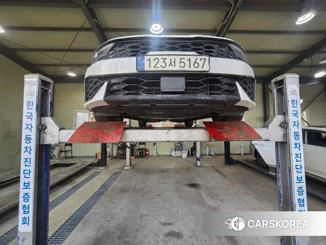 Kia The New K5 3rd generation 2024 Белый из Кореи