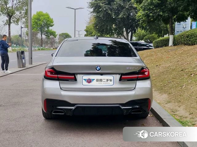 BMW 5 series 2022 Серебристо-серый из Китая