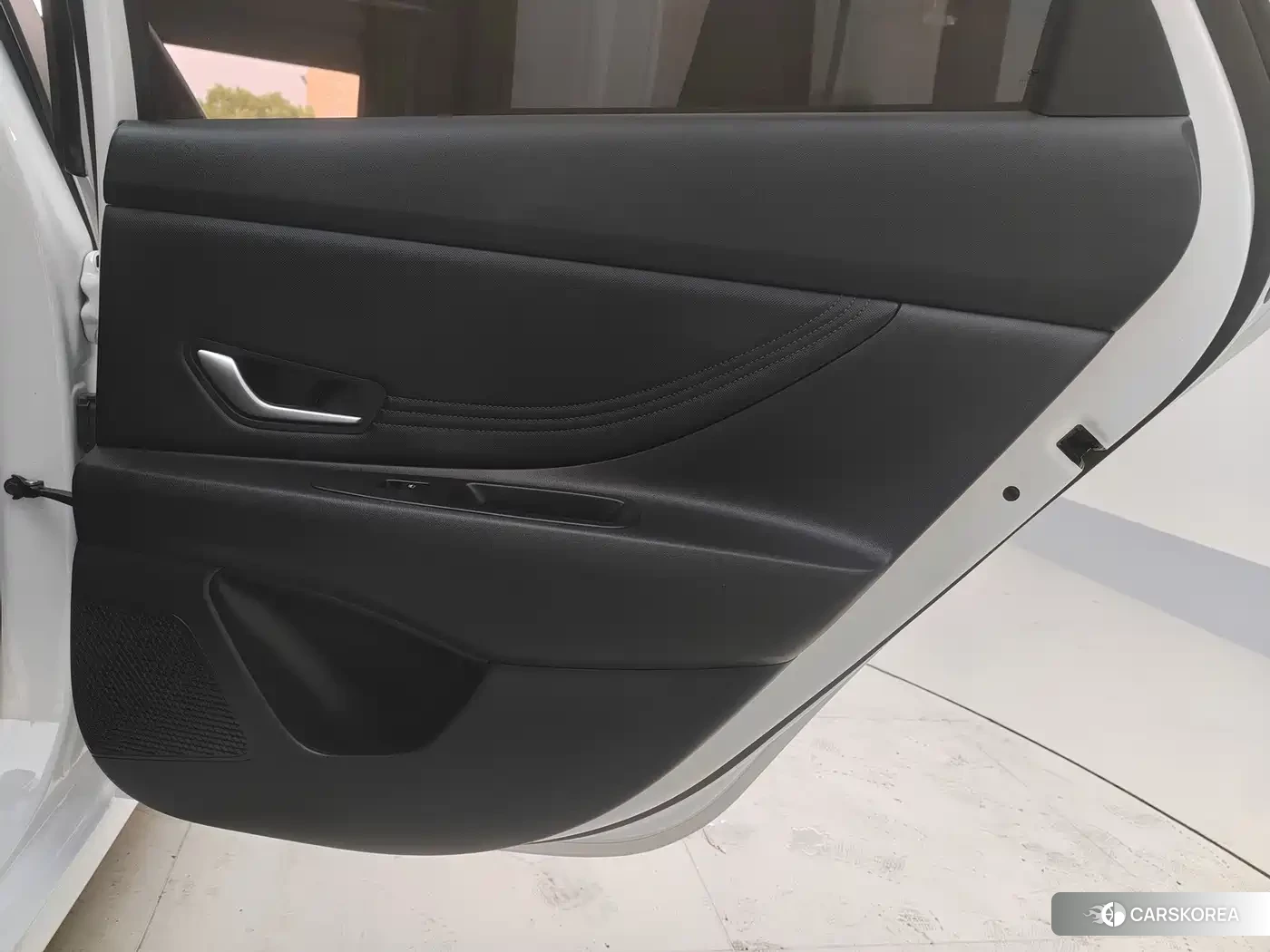 Hyundai Elantra 2023 Белый из Китая
