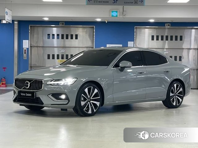 Volvo S60 3rd generation 2024 Серый из Кореи