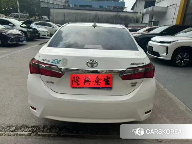 Toyota Corolla 2018 Белый из Китая
