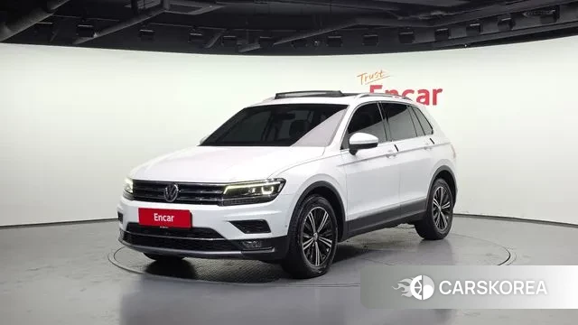 Volkswagen Tiguan second Generation 2019 Белый из Кореи