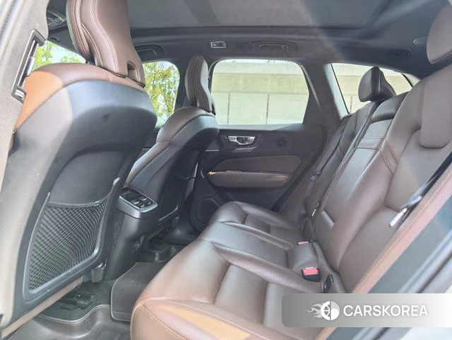 Volvo XC60 2021 Белый из Китая