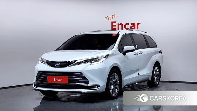 Toyota Sienna 4th Generation 2022 Белый из Кореи