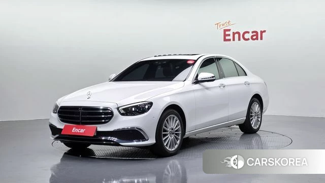 Mercedes-Benz E-Class W213 2021 Белый из Кореи