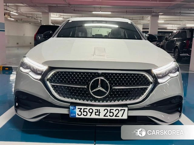 Mercedes-Benz E-Class W214 2026 Светло-серебряный цвет из Кореи