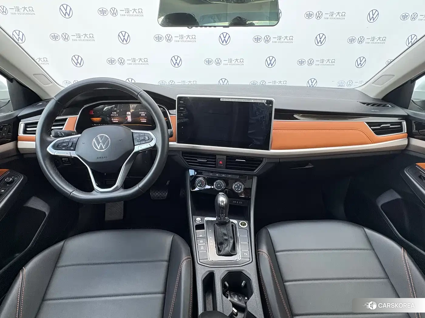 Volkswagen Bora 2023 Белый из Китая, фото 2