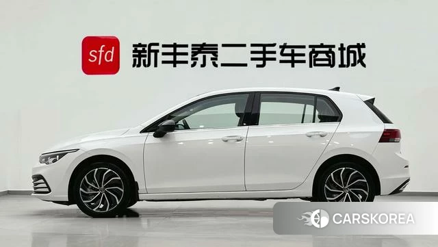 Volkswagen Golf 2022 Белый из Китая