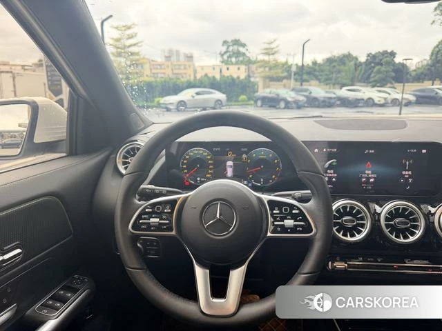 Mercedes-Benz GLA 2023 Белый из Китая
