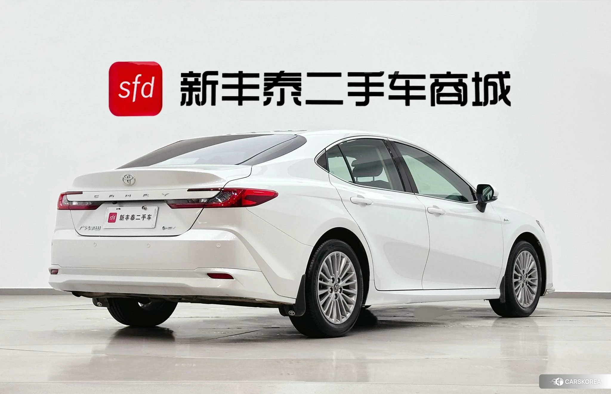 Toyota Camry 2024 Белый из Китая