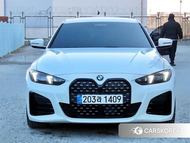 BMW 4 Series (G22) 2025 Белый из Кореи