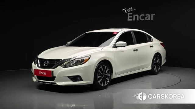 Nissan Altima 2018 Белый из Кореи