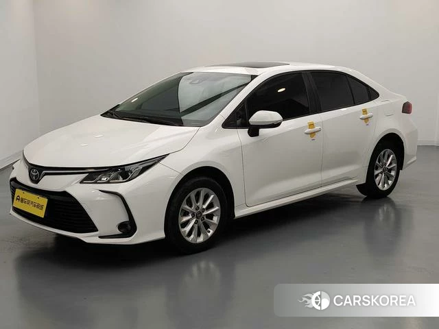 Toyota Corolla 2022 Белый из Китая