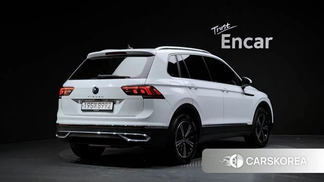 Volkswagen Tiguan second Generation 2022 Белый из Кореи