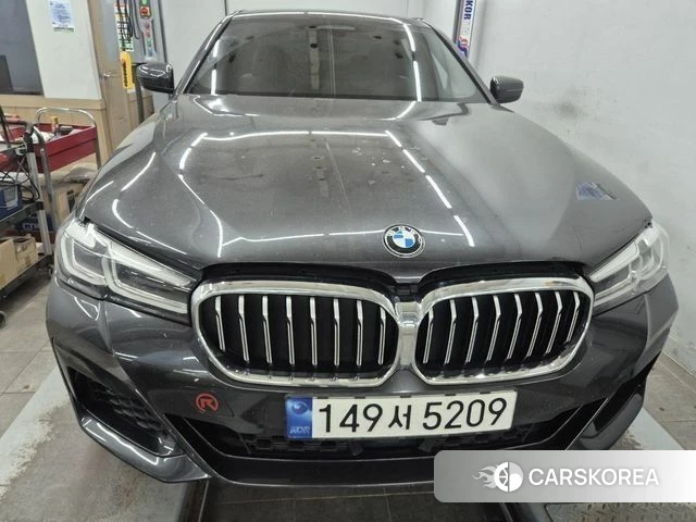 BMW 5 Series (G30) 2022 Серый из Кореи