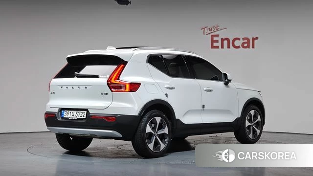 Volvo XC40 2023 Белый из Кореи