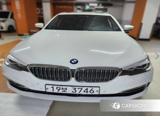 BMW 5 Series (G30) 2018 Белый из Кореи