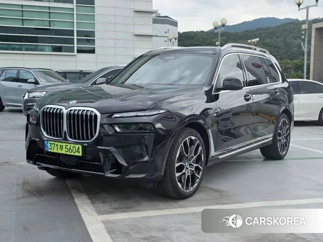 BMW X7 (G07) 2025 Черный из Кореи