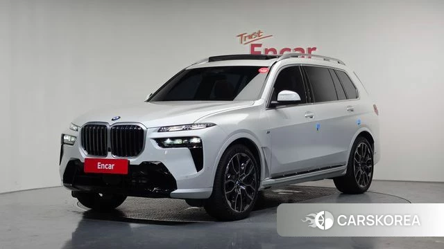 BMW X7 (G07) 2025 Белый из Кореи