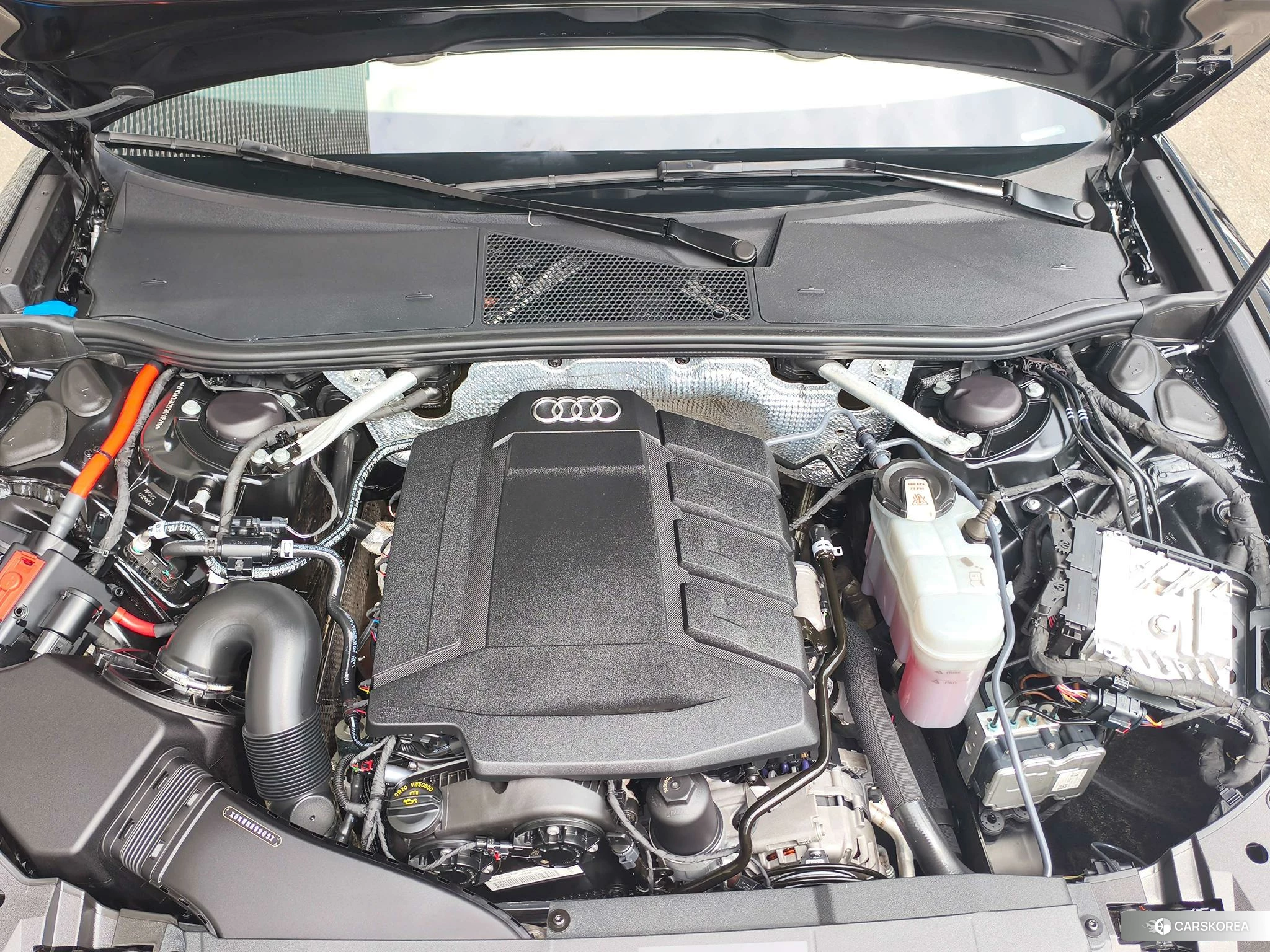 Audi A6L 2022 Черный из Китая