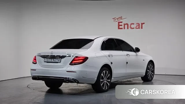 Mercedes-Benz E-Class W213 2020 Белый из Кореи