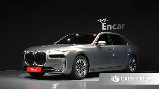 BMW 7 Series (G70) 2023 Серебристо-серый из Кореи