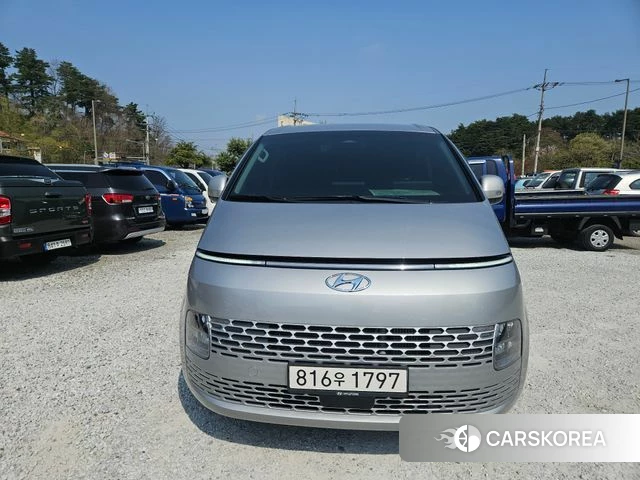 Hyundai Staria 2023 Серебряный из Кореи