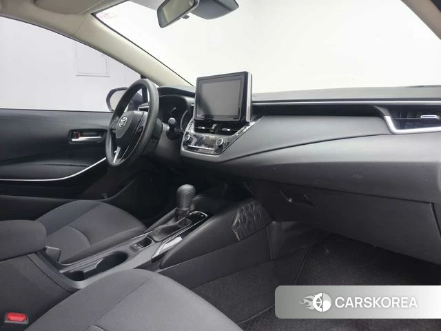 Toyota Corolla 2023 Серебристо-серый из Китая