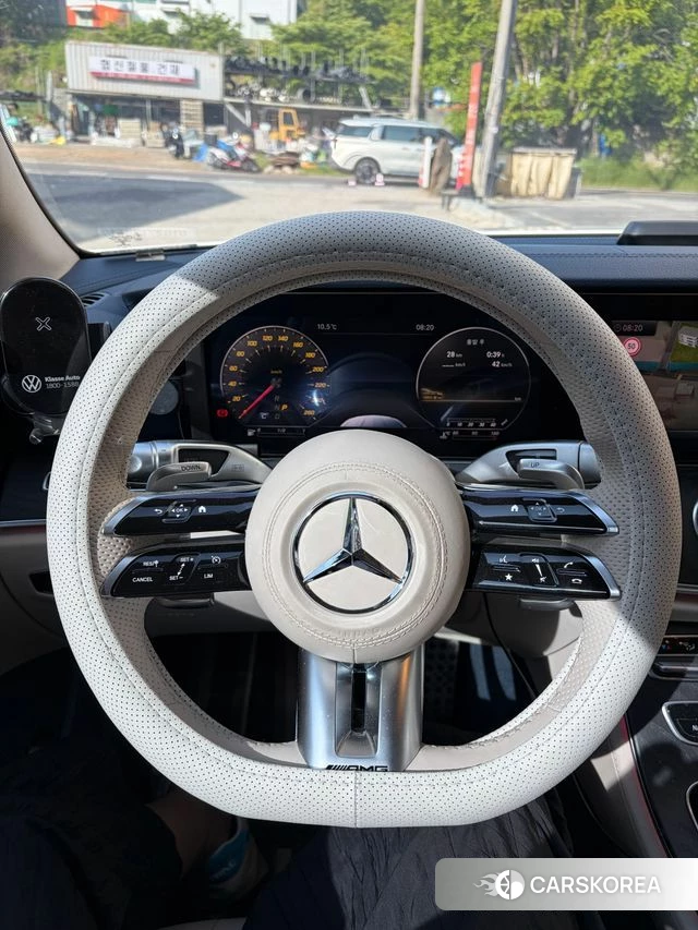 Mercedes-Benz E-Class W213 2020 Белый из Кореи
