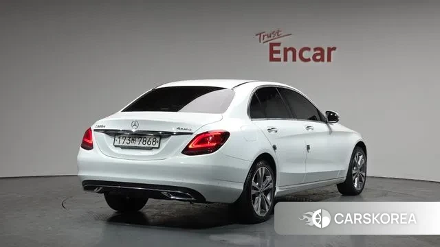 Mercedes-Benz C-Class W205 2020 Белый из Кореи