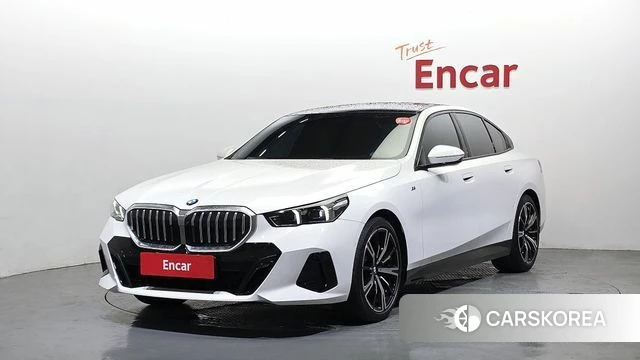 BMW 5 Series (G60) 2025 Белый из Кореи