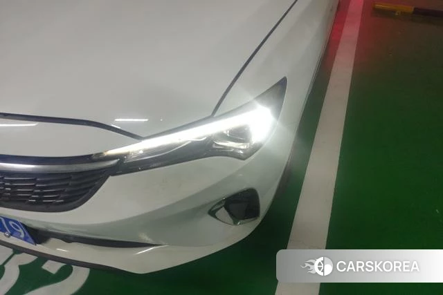 Buick Weilang 2022 Белый из Китая