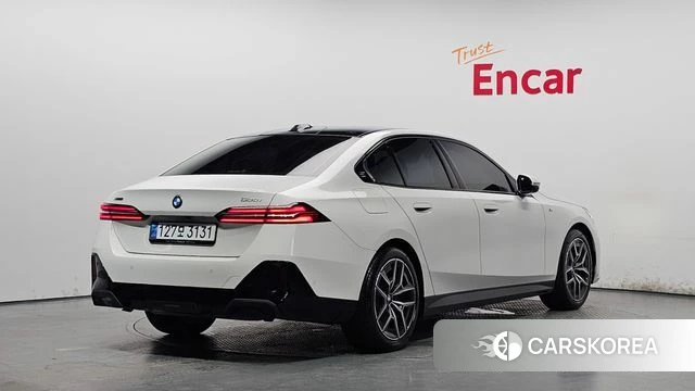 BMW 5 Series (G60) 2025 Белый из Кореи