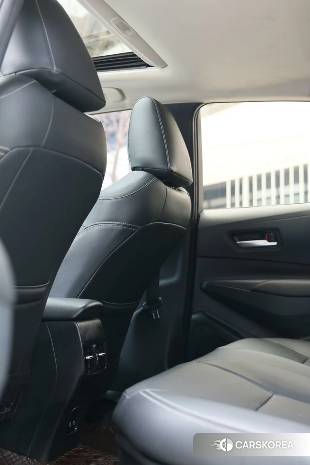 Toyota Corolla dual engine E+ 2022 Белый из Китая