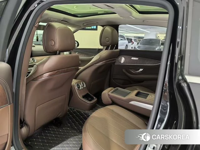 Mercedes-Benz E-class 2022 Черный из Китая
