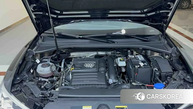 Audi Q3 2023 Черный из Китая