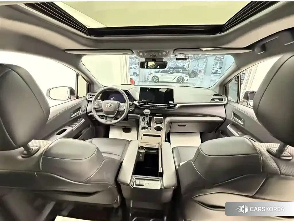 Toyota Granvia 2025 Белый из Китая
