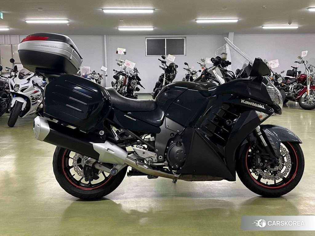 Проданный Kawasaki 1400GTR 2011 из Японии