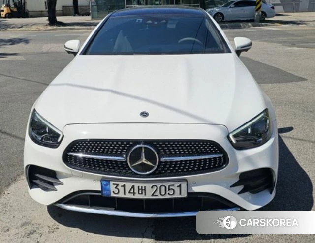 Mercedes-Benz E-Class W213 2022 Белый из Кореи