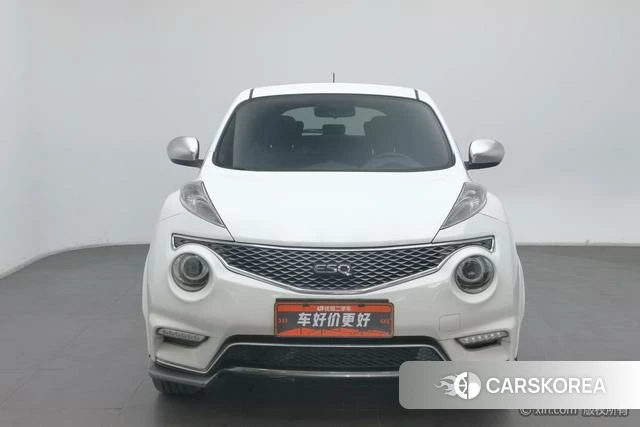 Infiniti ESQ 2018 Белый из Китая