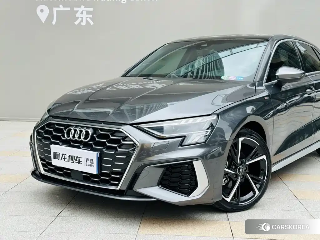 Audi A3 2023 Silver/gray из Китая
